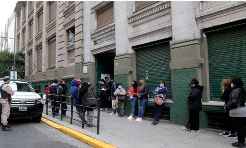 La jueza Servini no descarta extender el horario de la votación
