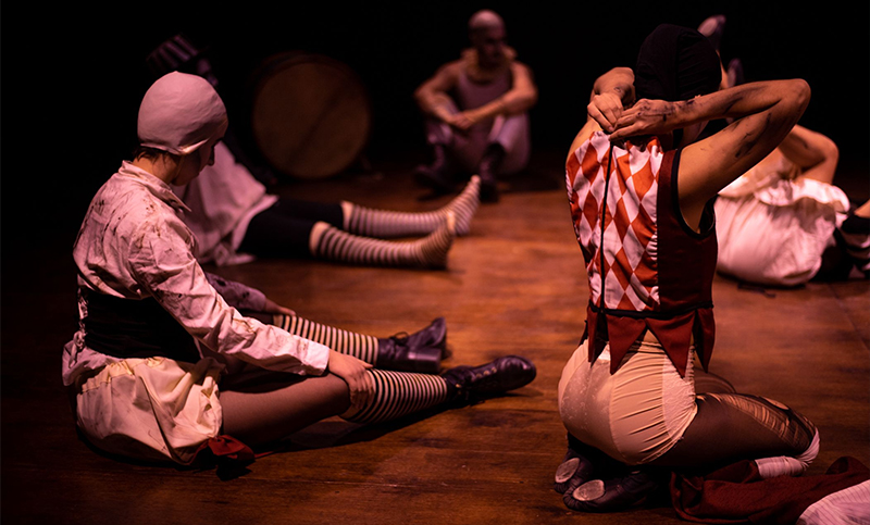 La obra teatral “Escenas Miserables” se presenta este finde en Espacio Bravo