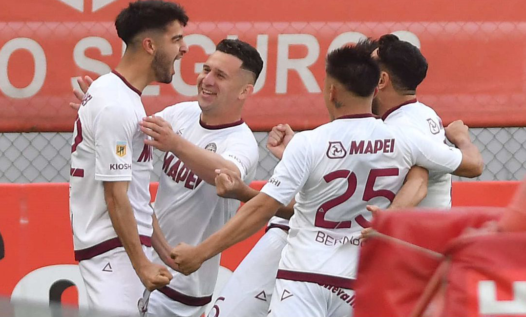 Lanús le ganó a Independiente y sigue como líder
