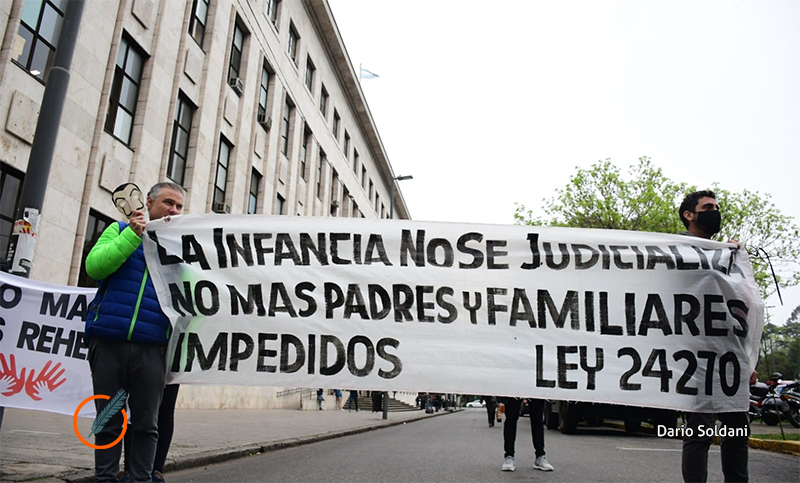 Corte de calle frente a Tribunales bajo el pedido de «no judicializar las infancias»