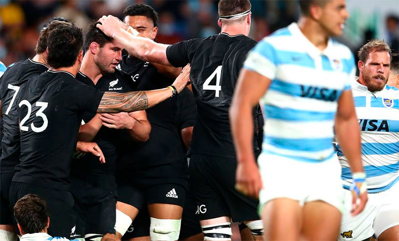Los Pumas sufrieron una dura caída frente a los All Blacks en Australia