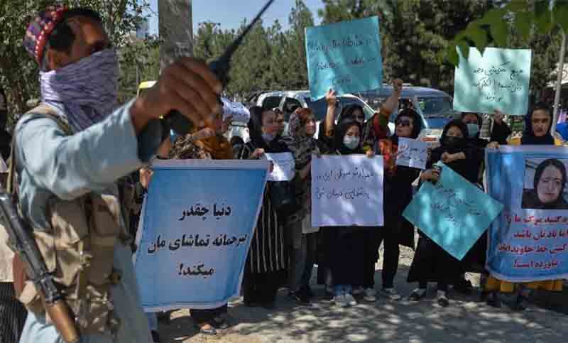 La Onu pide a los talibanes que cesen la violencia contra manifestantes y periodistas