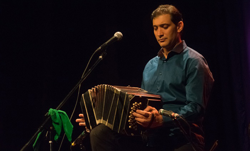 Leonel Capitano: “El tango resiste desde una escena marginal y eso lo hace político”