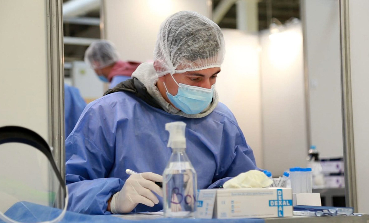 Más de 1300 nuevos contagios y 27 muertes por coronavirus en Argentina