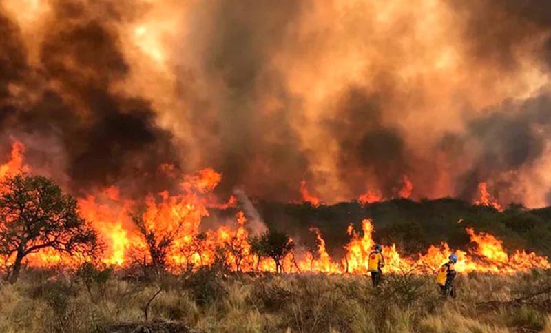 Continúan los incendios forestales en La Rioja, Córdoba y Entre Ríos