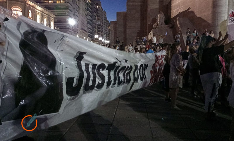 Marcha en el Monumento por seguridad: tensión ante la presencia de Perotti y Javkin