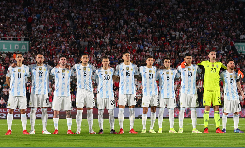 El equipo argentino arribó a Ezeiza tras el empate con Paraguay