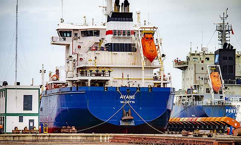 Un marinero mató a su capitán y su primer oficial de un buque que navegaba en el Río de La Plata