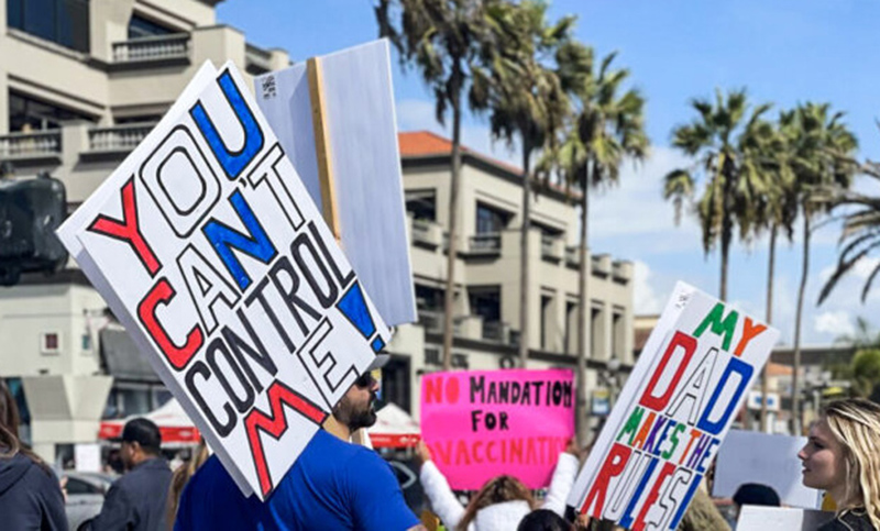 Miles de padres californianos se unen a una marcha contra la obligación de vacunar a los estudiantes