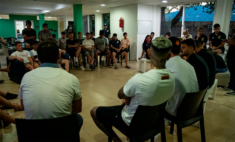 Los juveniles canallas se alistan para el clásico tras una visita especial