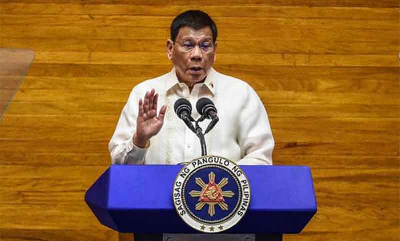 El presidente filipino Duterte baja su postulación a vice y se retira de la vida política