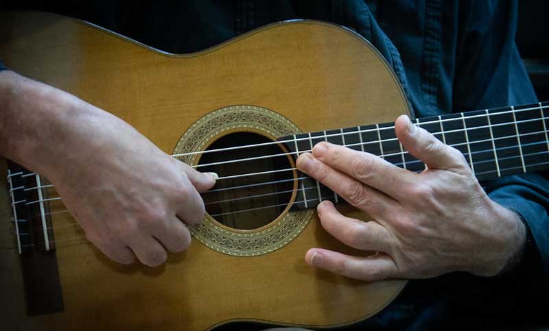 Comenzó el festival Guitarras del Mundo y tiene un representante rosarino