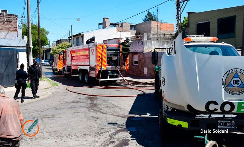 Tragedia en Barrio Industrial: murió un hombre de 70 años al incendiarse su casa