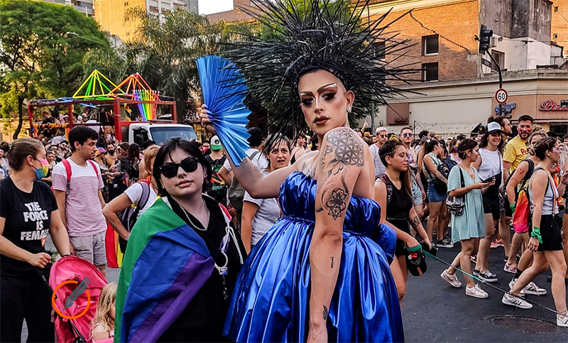 Miles se movilizaron en Rosario en una nueva Marcha del Orgullo