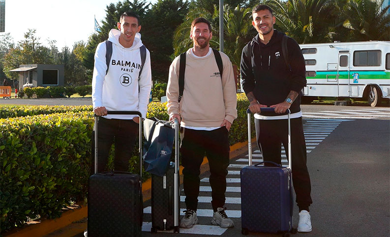 Messi llegó desde París con Di María y Paredes y ya están todos