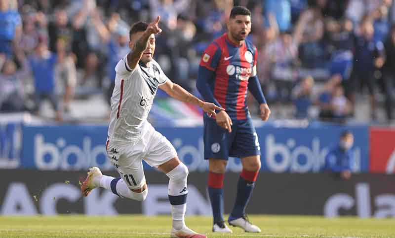 Vélez se quedó con un triunfo importante ante San Lorenzo