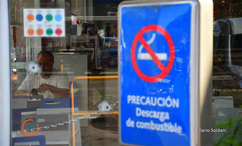 Atacaron a balazos la estación de servicio ubicada frente a la Jefatura de Policía