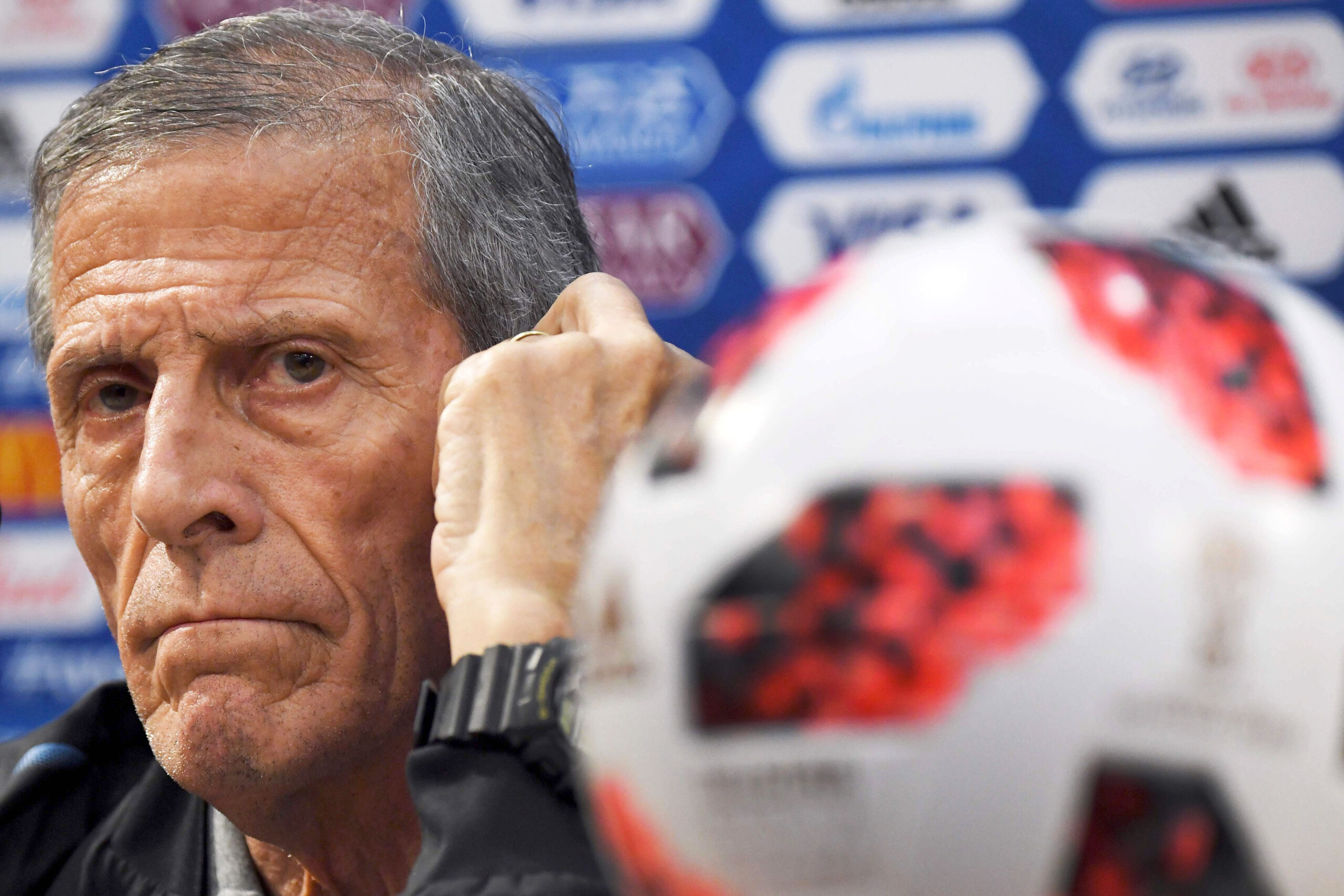 La AUF dio por terminado el ciclo del ‘Maestro’ Tabárez en Uruguay