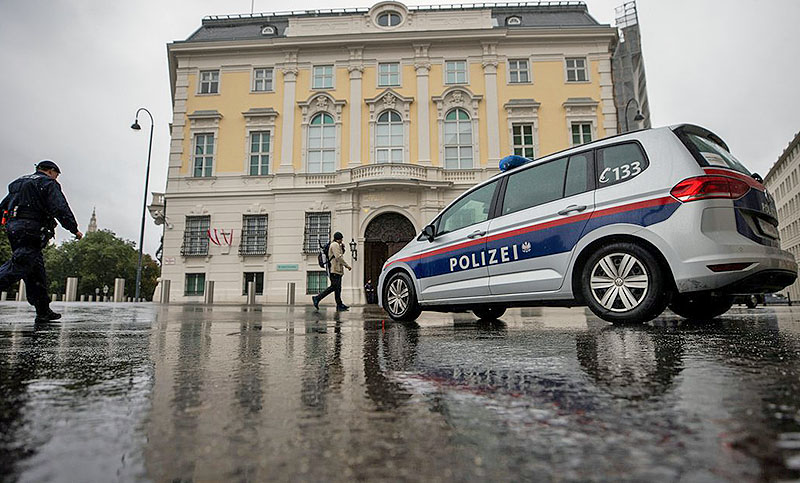 Austria establece un estricto confinamiento para los no vacunados