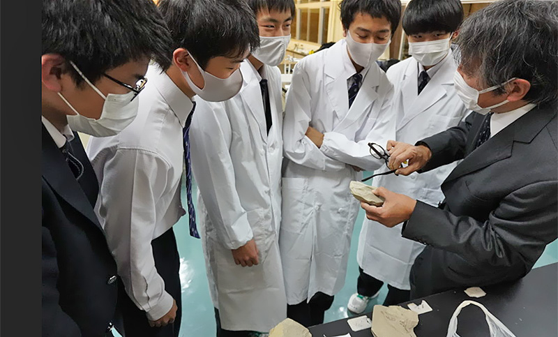 Científicos sostienen que en Japón la variante Delta marcha hacia su extinción