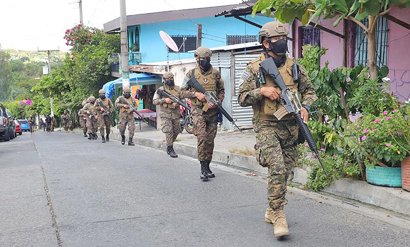 Bukele da por «contenida» la ola de homicidios tras militarizar las calles de El Salvador