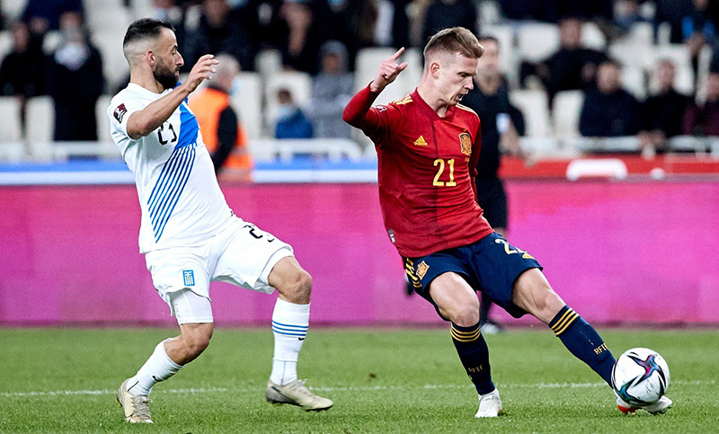 España venció a Grecia y trepó a la punta del grupo B de las eliminatorias europeas