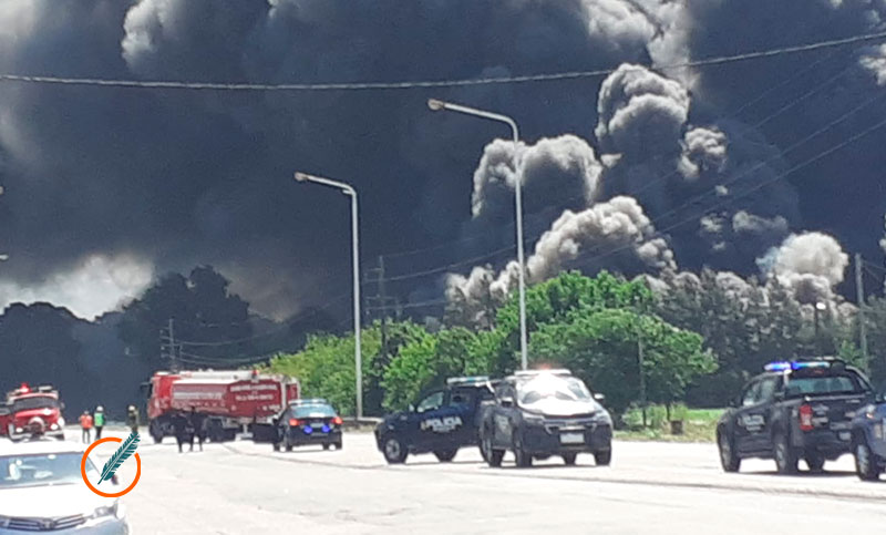 Tras horas de trabajo, lograron controlar el incendio en una fábrica de Alvear