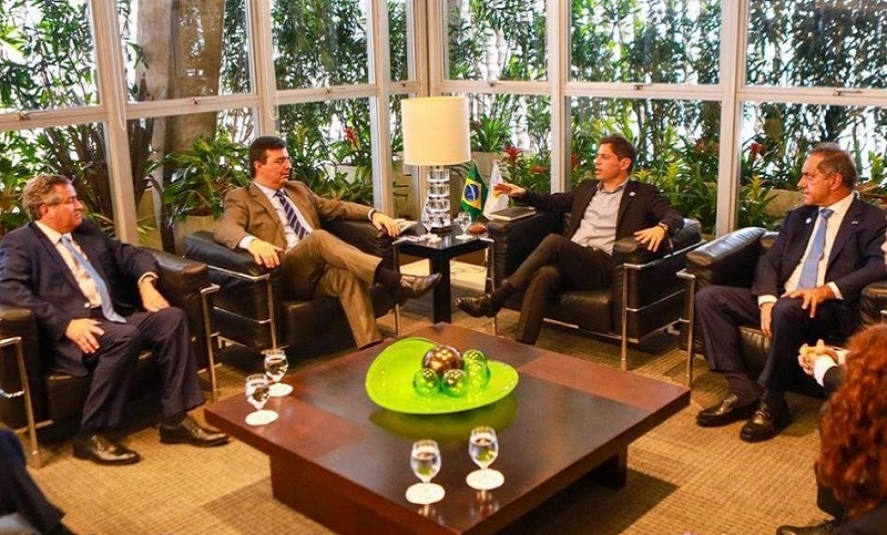 Scioli y Kicillof se reunieron con empresarios brasileños en busca de acuerdos productivos