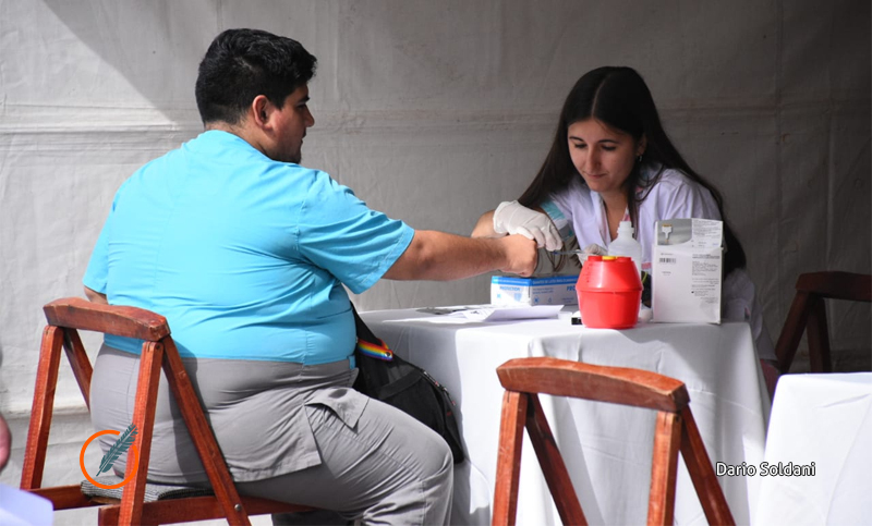 Unas 140.000 personas viven con VIH en Argentina y el 17% no lo sabe
