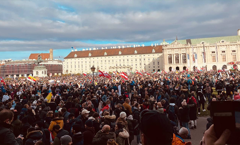 Austria comenzó un nuevo confinamiento por coronavirus y hubo protestas