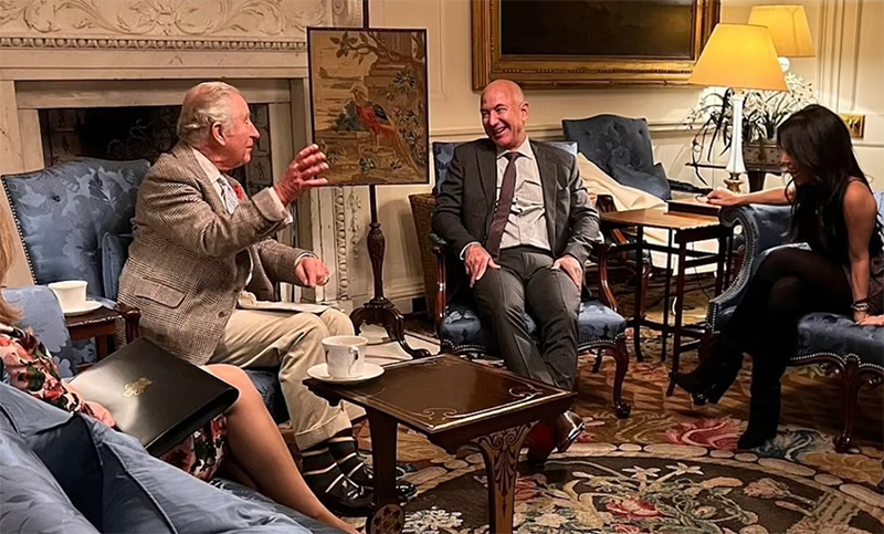 COP-26: Bezos se encontró con el príncipe Carlos mientras Greta Thumbreg acusa a los líderes de «traición»