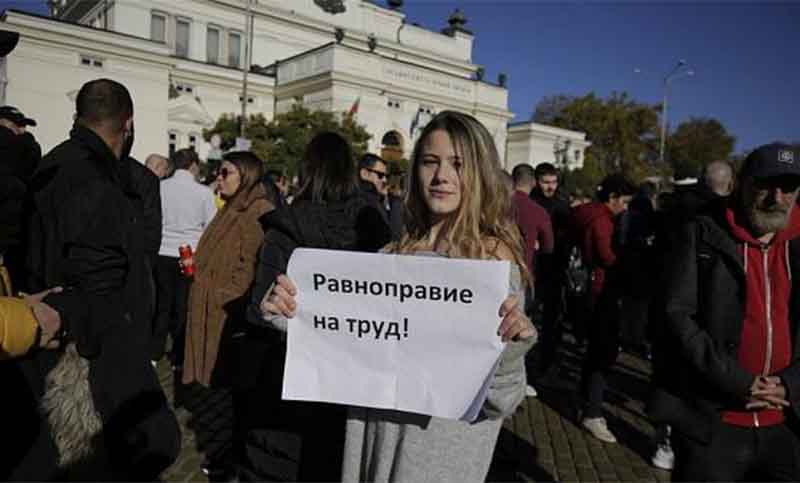Bulgaria vota por tercera vez en un año para tratar de salir del estancamiento político