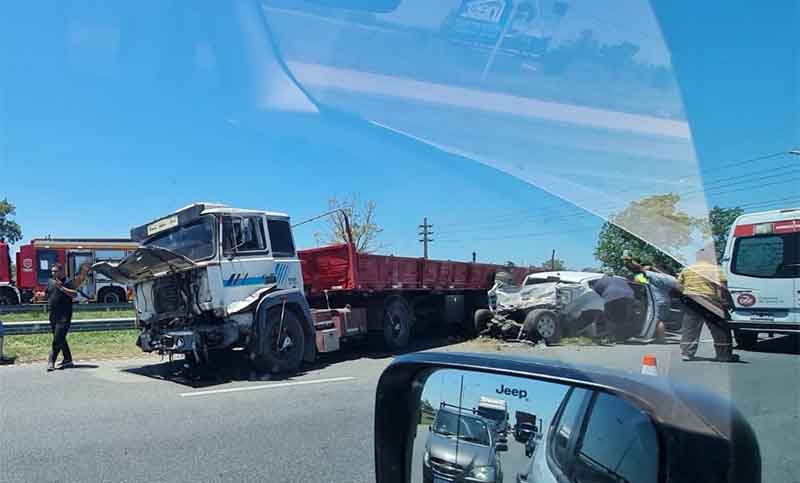 Impactante choque en Circunvalación y Uriburu: siete personas heridas