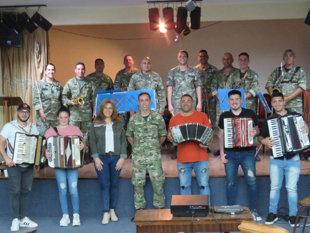 Lanzan un ciclo en el que acordeonistas santafesinos tocarán con bandas militares