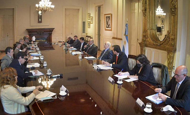 Manzur encabezó la última reunión de gabinete previo a las elecciones legislativas