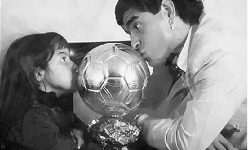 Gianinna Maradona le dedicó una carta abierta a Diego a pocos días del primer aniversario de su muerte