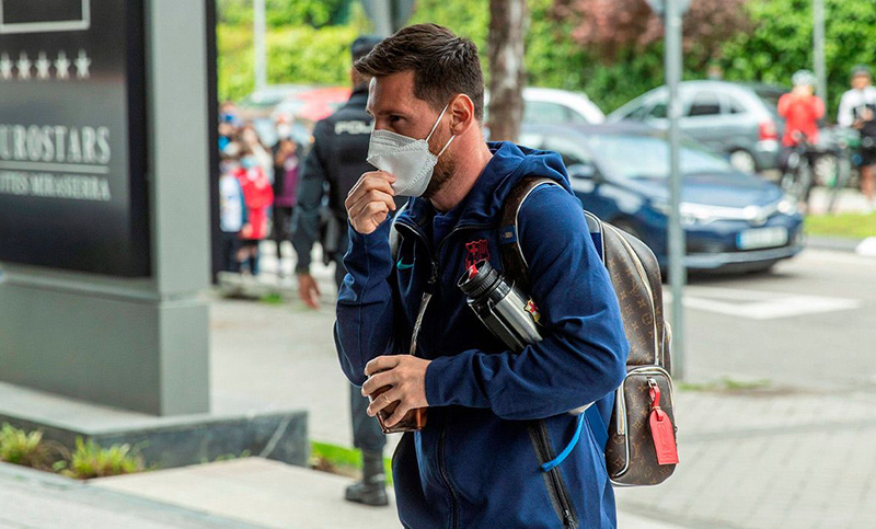 Messi llegó a Madrid para recuperarse de una lesión