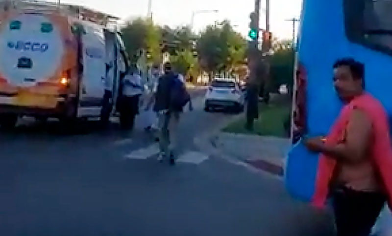 Un motociclista perdió la vida tras chocar contra un colectivo en la zona sur