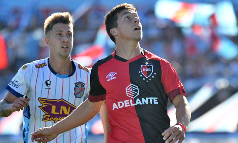 Newell’s se equivocó mucho y perdió 3 a 1 con Arsenal