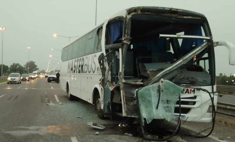 Un triple choque en la Panamericana provocó 17 heridos