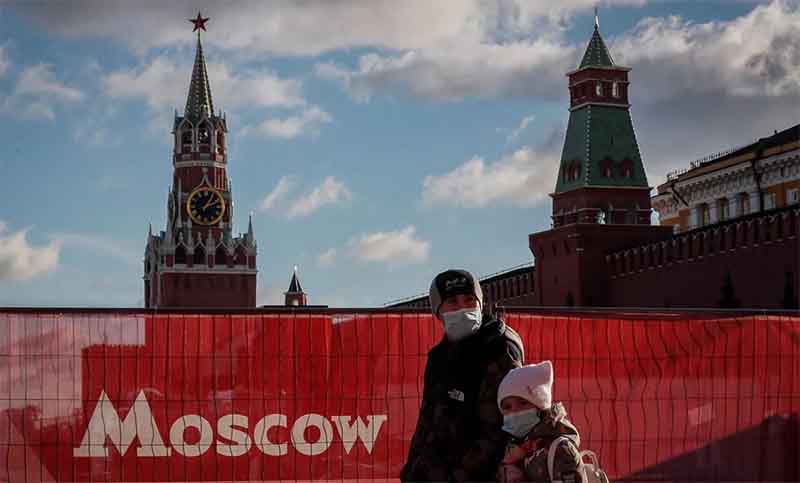 Rusia registra récord diario de muertes por Covid-19 en medio de un repunte de casos