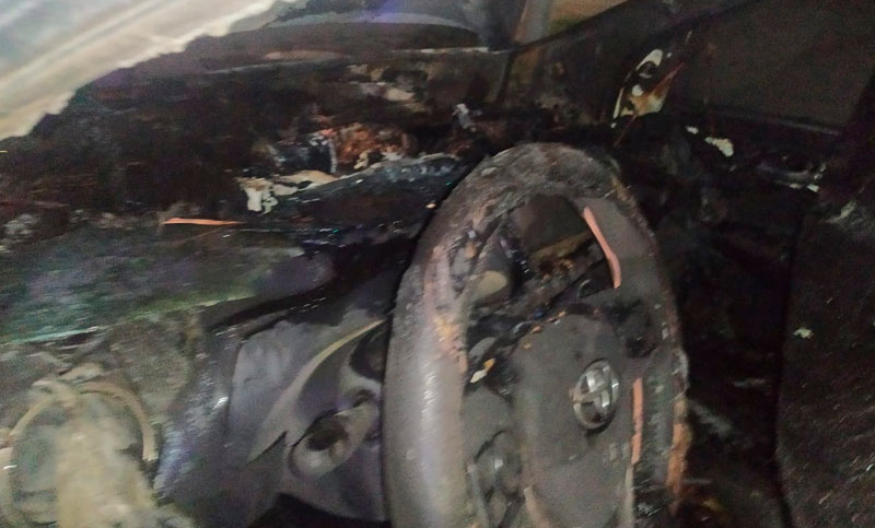 Quemaron el auto de la presidenta del Concejo de Capitán Bermúdez