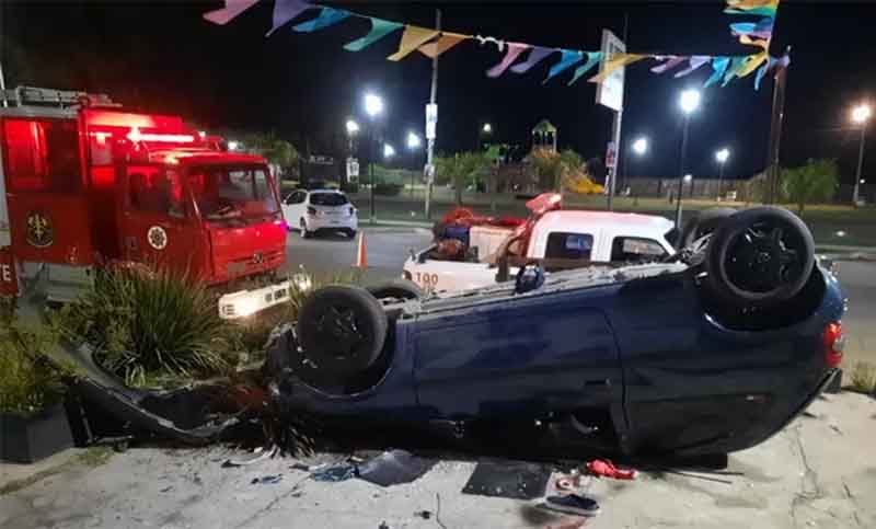 Un joven de 21 años murió tras chocar y volcar en Fray Luis Beltrán