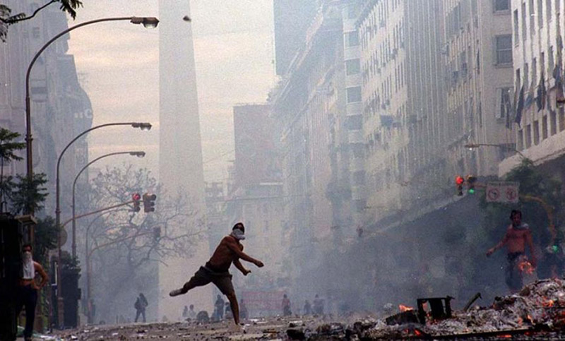 El 2001 contado por el rock: un repaso de las letras que dieron cuenta de la crisis social