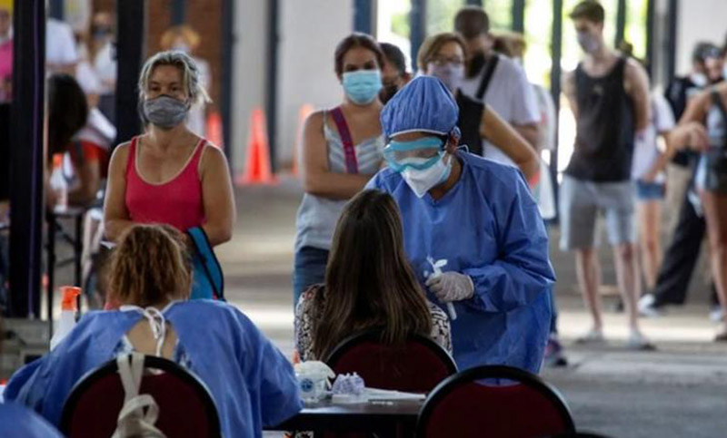 Coronavirus: se registraron casi 34.000 casos y 20 muertes en Argentina
