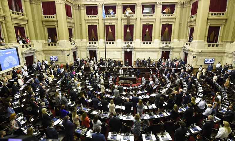 Diputados analizan pasar a un cuarto intermedio hasta el martes