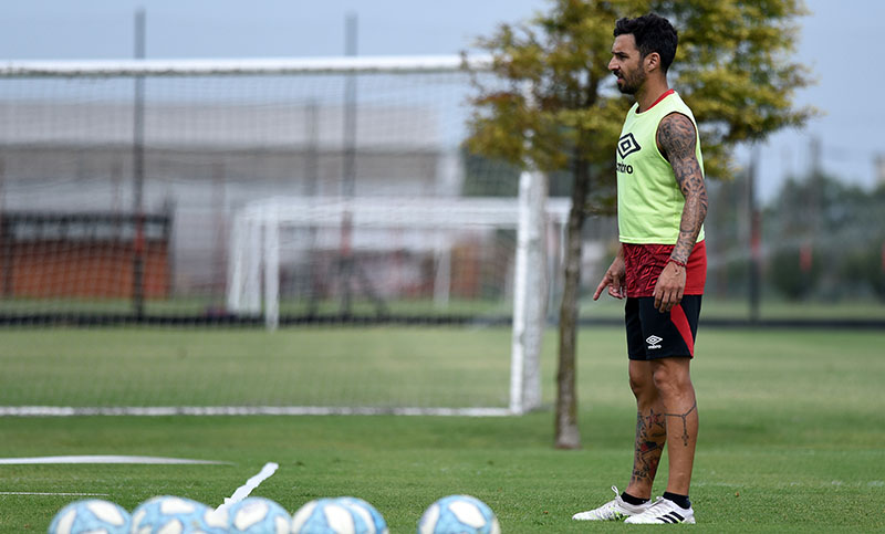 Scocco y Macagno verán la despedida de Maxi desde afuera de la cancha