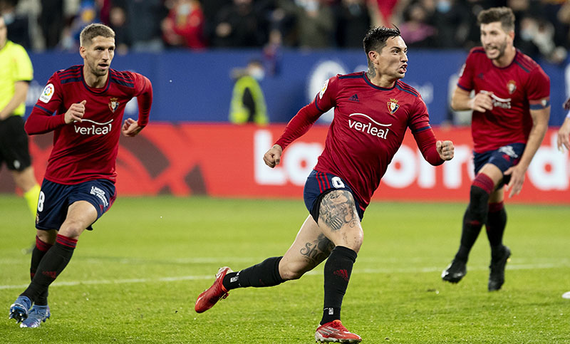 Chimy Ávila anotó para el Osasuna, que le empató a Barcelona