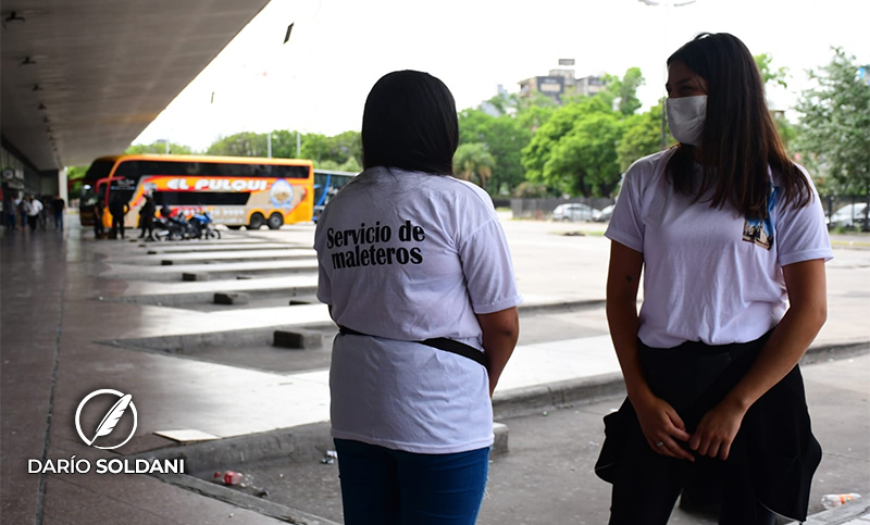 Las primeras cinco maleteras de la ciudad comenzaron a trabajar en la Terminal