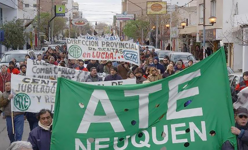 Trabajadores de ATE, Judiciales y Autoconvocados de Salud paran y se movilizan en Neuquén